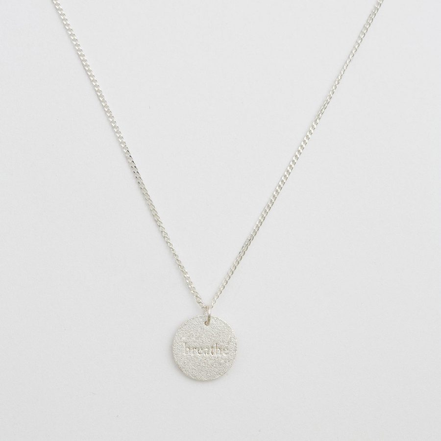 Syster P - Halsband Minimalistica Breathe Silver
