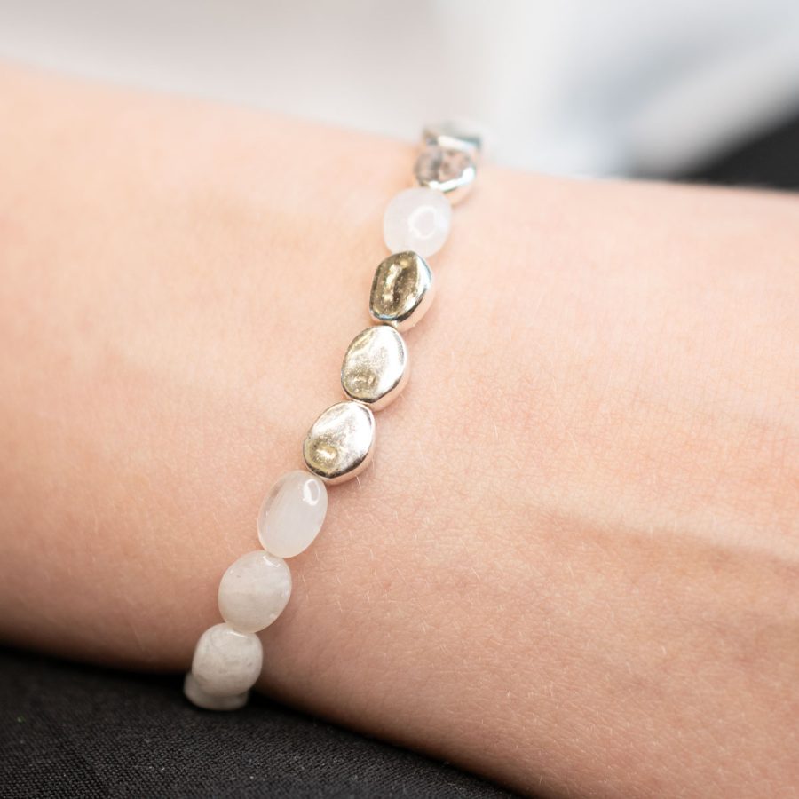 Annica Vallin - Armband Pebbles Silver, Regnbågs månsten