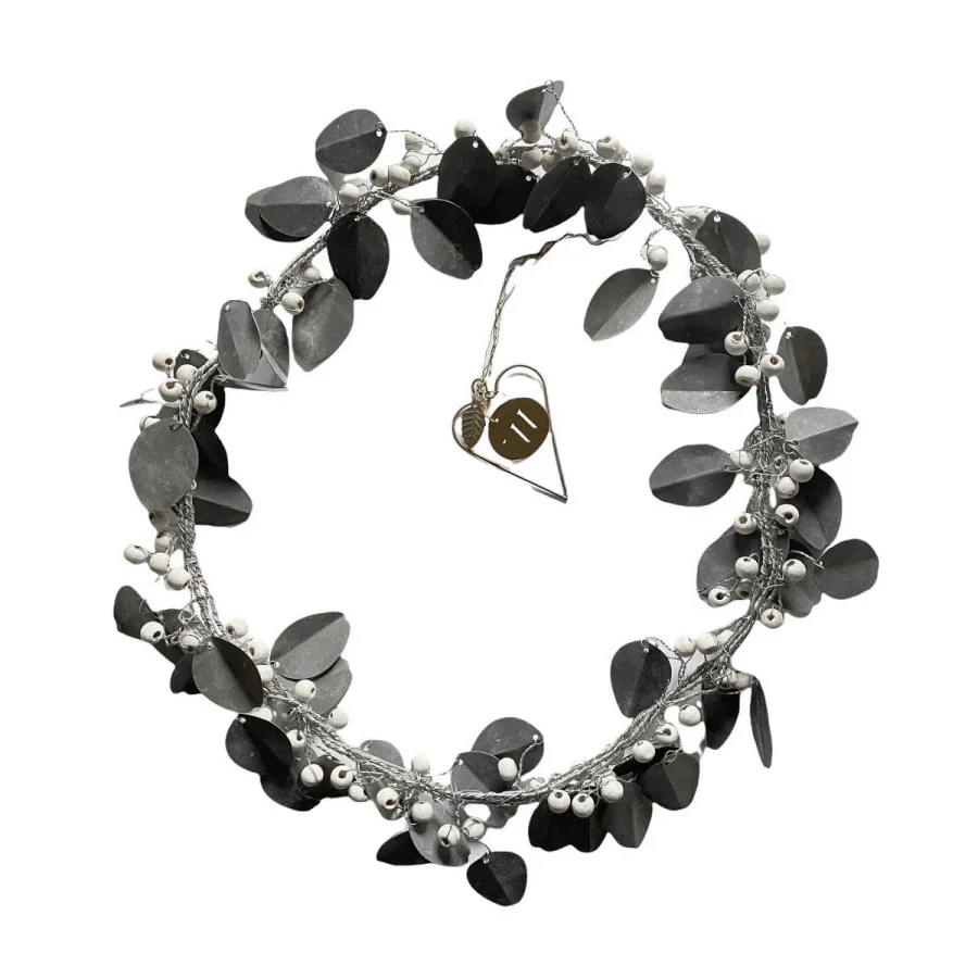 De Weldaad - Zinc Leaf and White Berry Wreath